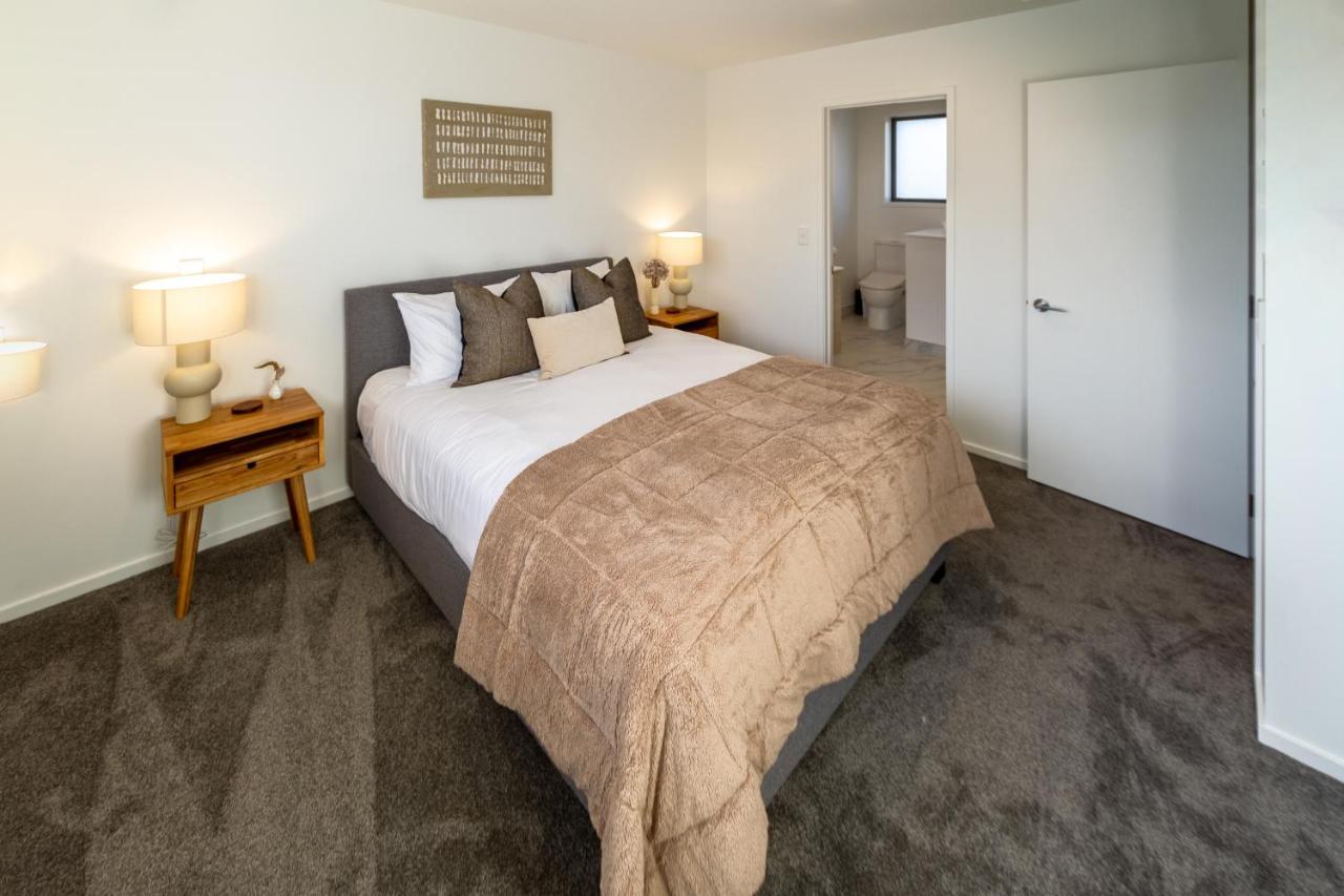 Nature's Haven 2 Bed 2 Bath W/carpark * Christchurch